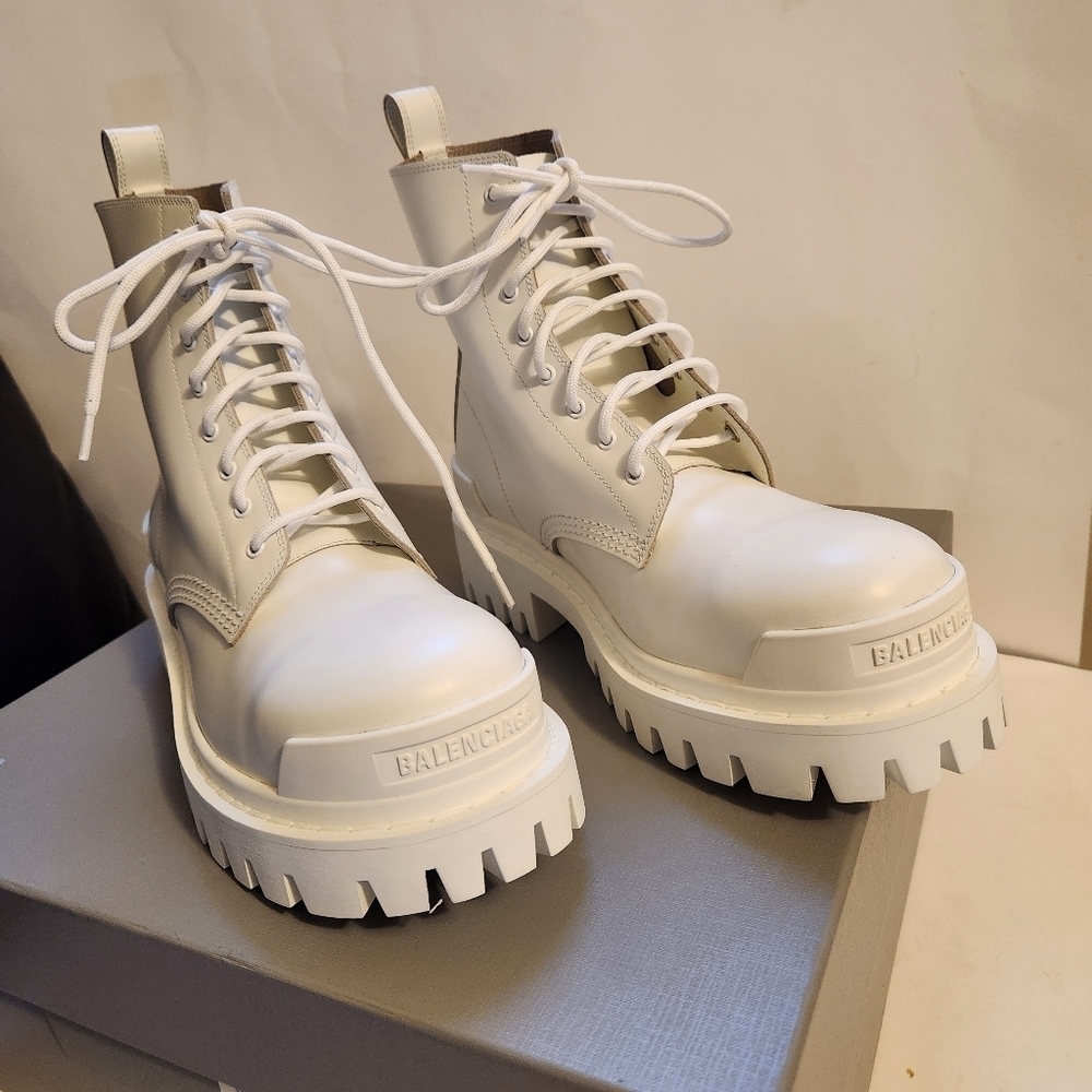 Balenciaga Strike Bootie size 37 BNWB - Picture 6 of 13